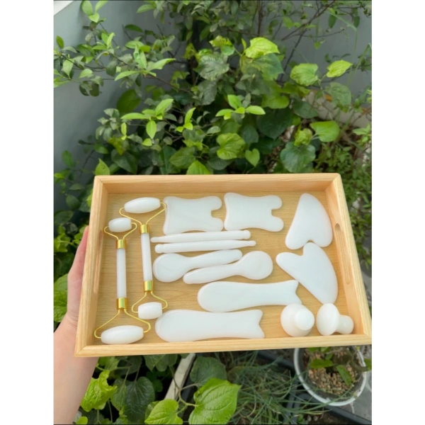 Massage bằng đá thông kinh lạc tạo cảm giác thư giãn, nhưng cũng ẩn chứa rủi ro khi dùng sai cách - Ảnh 2 Massage bằng đá thông kinh lạc tạo cảm giác thư giãn, nhưng cũng ẩn chứa rủi ro khi dùng sai cách - Ảnh 2