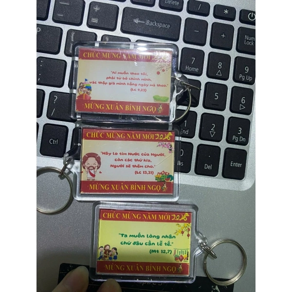 Móc khóa Tết 2026 thường được xem là biểu tượng may mắn, nhưng một chi tiết nhỏ lại dễ làm mất đi ý nghĩa. - Ảnh 1