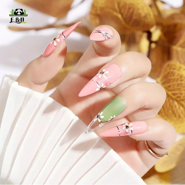 Việc đầu tư một bộ móng tay giả chất lượng không chỉ giúp giảm thiểu các vấn đề ở góc móng mà còn mang lại cảm giác thoải mái, tự tin hơn khi sử dụng. (Ảnh 4) Việc đầu tư một bộ móng tay giả chất lượng không chỉ giúp giảm thiểu các vấn đề ở góc móng mà còn mang lại cảm giác thoải mái, tự tin hơn khi sử dụng. (Ảnh 4)