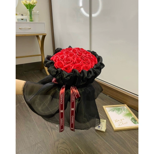 Kích thước của bó hoa sáp không chỉ ảnh hưởng đến thẩm mỹ mà còn quyết định mức độ ấn tượng mà món quà mang lại. (Ảnh 4)