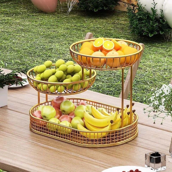 Để không gian bếp thực sự “thông thoáng”, bạn có thể kết hợp giỏ đa lớp với một số vật dụng phụ trợ khác. (Ảnh 4)