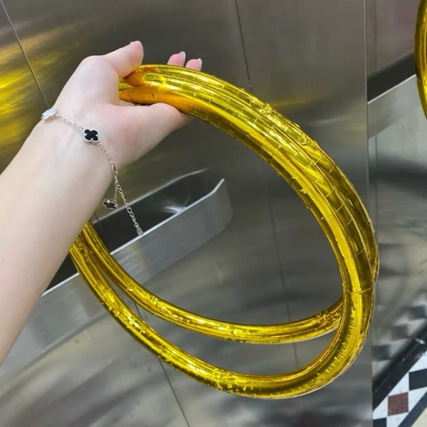 Hiện nay, trên thị trường có nhiều loại sash đa dạng về màu sắc, họa tiết và giá cả. (Ảnh 4)