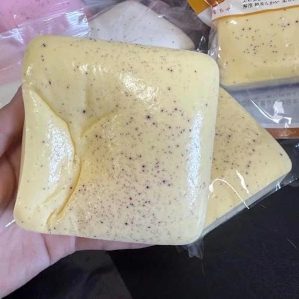 Squishy AWNGD “bánh mì nướng” mang lại cảm giác nén mềm mại, hương dạng như bánh mì vừa nướng mới ra lò. (Ảnh 5)