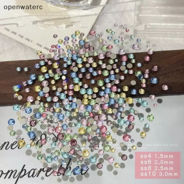 Thật bất ngờ khi lớp kim cương mini trên móng tay dễ bong tróc chỉ sau vài tuần sử dụng thường ngày. - Ảnh 2 Thật bất ngờ khi lớp kim cương mini trên móng tay dễ bong tróc chỉ sau vài tuần sử dụng thường ngày. - Ảnh 2