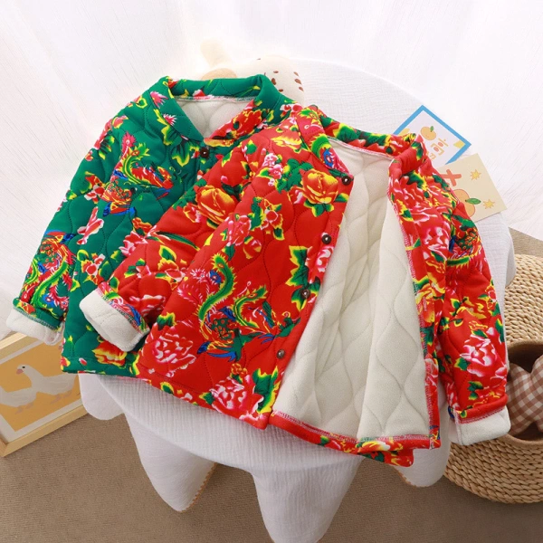 Mặc áo khoác dày phong cách Trung Hoa cho trẻ vẫn cảm lạnh vào buổi chiều: điểm yếu mà hầu hết phụ huynh bỏ qua