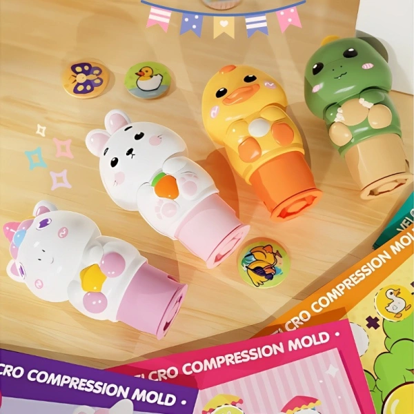 Mặc dù có tới 100 miếng sticker đồ chơi, nhiều gia đình chỉ dùng một phần vì hạn chế không gian lưu trữ sổ ghi chú.