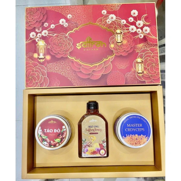 Mong muốn sức khỏe từ quà Tết hoa mai, mật ong và saffron nhưng hương vị thực tế lại khiến bất ngờ.