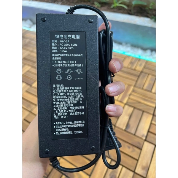 Thực tế sau một tháng dùng sạc 54.6V cho xe điện pin 48V: Những vấn đề ẩn mà người dùng thường bỏ qua