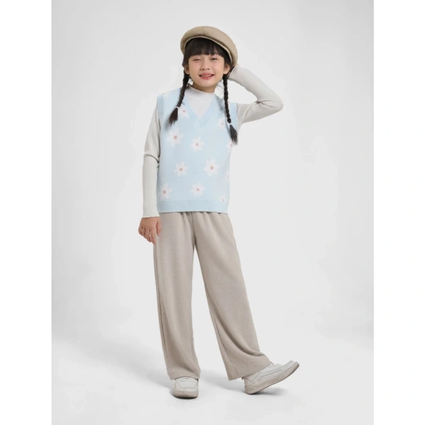 Áo gilet len không tay cho bé gái ấm áp nhưng lại khiến con khó di chuyển trong các hoạt động ngoài trời - Ảnh 3