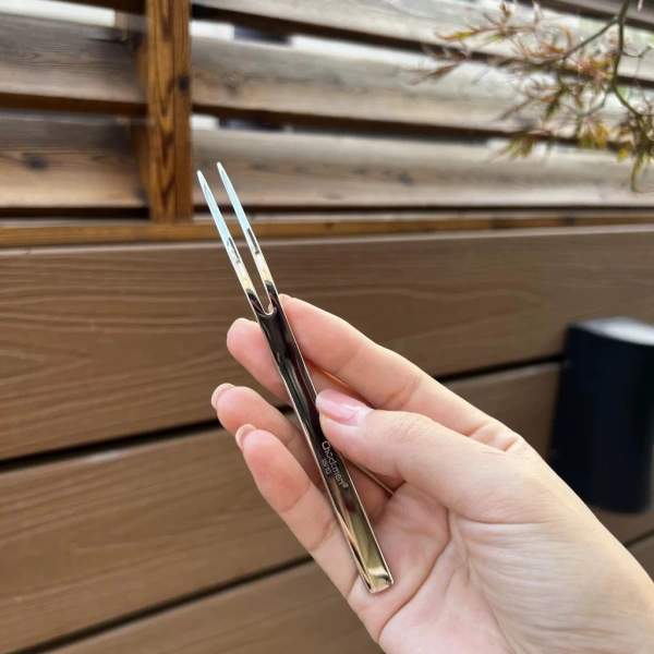 Bất ngờ khi phát hiện vết bẩn khó sạch trên dĩa inox 18/10 sau vài tháng dùng - Ảnh 5