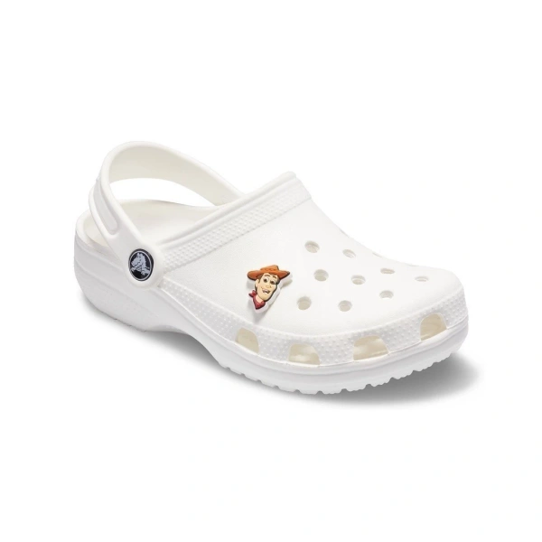 Một trong những lựa chọn phổ biến cho những người yêu thích phim hoạt hình là Phụ kiện Crocs Jibbitz™ Charm Chủ đề Toy Story Woody. (Ảnh 4)
