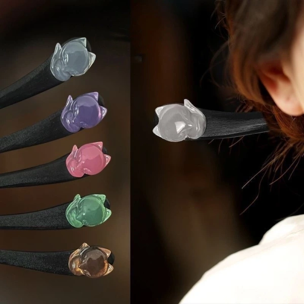 Chi tiết tinh tế trên kẹp tóc gỗ họa tiết cổ trang Trung Hoa bật mí sự cân bằng khó đoán giữa độ chắc và độ bám - Ảnh 1 Chi tiết tinh tế trên kẹp tóc gỗ họa tiết cổ trang Trung Hoa bật mí sự cân bằng khó đoán giữa độ chắc và độ bám - Ảnh 1