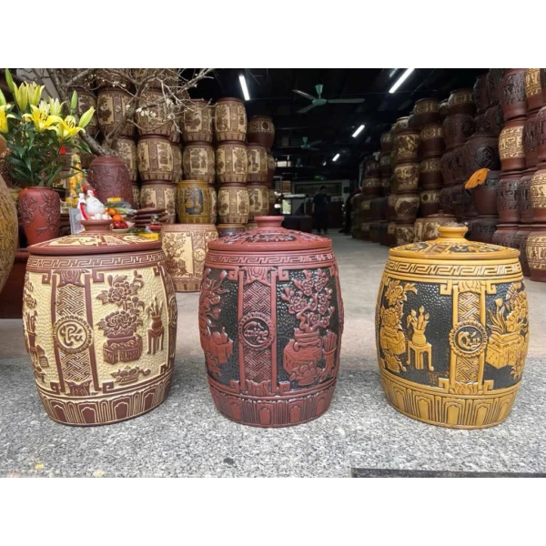 Chiếc hũ đựng gạo gốm Bát Tràng 20kg vừa bảo quản thực phẩm, vừa tạo không gian phong thủy cho căn bếp. - Ảnh 1