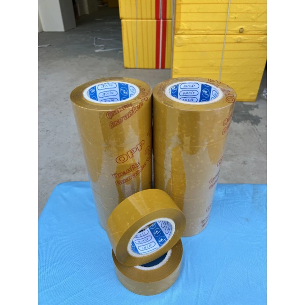 Một cách không chính thống nhưng lại hữu ích: khi bạn dán băng keo lên bề mặt, thường nghe thấy tiếng “kẹp” hoặc “bị bám” rõ ràng. (Ảnh 3)