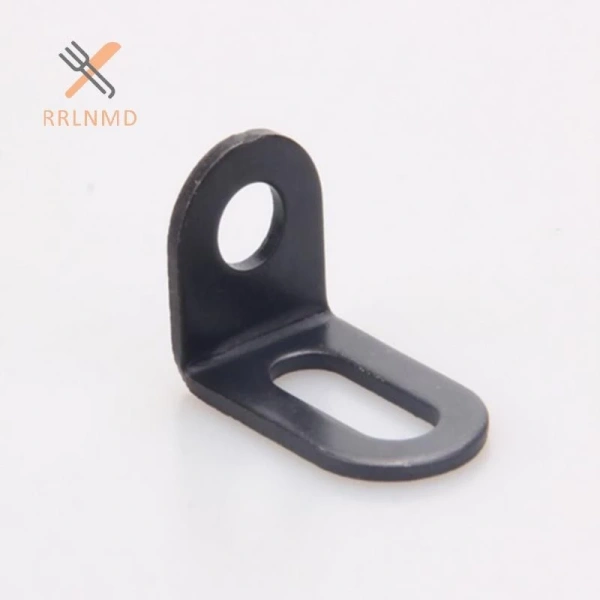 Dù sản phẩm không được quảng cáo “bảo đảm không gỉ vĩnh viễn”, việc chọn một loại thép không gỉ đã được kiểm định chắc chắn sẽ giảm đáng kể rủi ro gỉ sét so với những góc kim loại thông thường. (Ảnh 3) Dù sản phẩm không được quảng cáo “bảo đảm không gỉ vĩnh viễn”, việc chọn một loại thép không gỉ đã được kiểm định chắc chắn sẽ giảm đáng kể rủi ro gỉ sét so với những góc kim loại thông thường. (Ảnh 3)