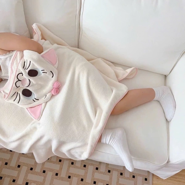 Hầu hết các bộ kèm tắm hiện nay được thiết kế để chịu được máy giặt, tuy nhiên tránh dùng chất tẩy mạnh và nhiệt độ sấy quá cao để bảo đảm sợi không bị co rút hoặc mất độ mềm. (Ảnh 3) Hầu hết các bộ kèm tắm hiện nay được thiết kế để chịu được máy giặt, tuy nhiên tránh dùng chất tẩy mạnh và nhiệt độ sấy quá cao để bảo đảm sợi không bị co rút hoặc mất độ mềm. (Ảnh 3)