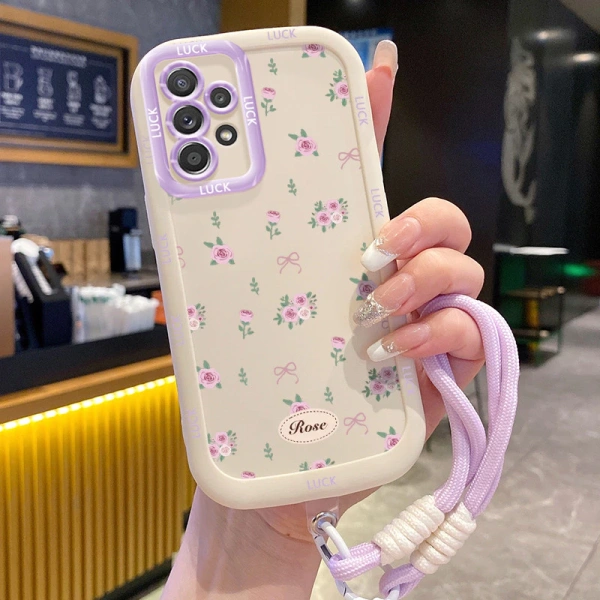 Phong cách vintage luôn gợi nhớ tới những ký ức hoài niệm, và việc áp dụng họa tiết hoa lá lên vỏ điện thoại giúp người dùng dễ dàng thể hiện cá tính riêng. (Ảnh 2) Phong cách vintage luôn gợi nhớ tới những ký ức hoài niệm, và việc áp dụng họa tiết hoa lá lên vỏ điện thoại giúp người dùng dễ dàng thể hiện cá tính riêng. (Ảnh 2)
