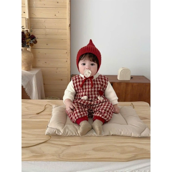 Khi đã sở hữu một bộ đồ ưng ý, việc bảo quản đúng cách sẽ kéo dài tuổi thọ và duy trì độ an toàn cho làn da bé. (Ảnh 4)