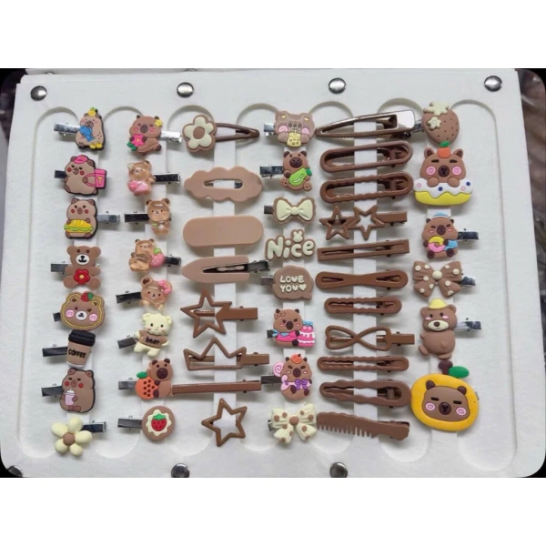 Một chiếc kẹp tóc nịt đơn giản có thể khiến tóc bé gái rối tung sau một buổi chơi dài - Ảnh 3