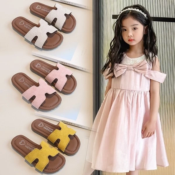 Những dấu hiệu khi đôi giày trẻ 2‑9 tuổi thấm mồ hôi và cát khiến cha mẹ chỉ nhận ra sau vài tuần sử dụng - Ảnh 1
