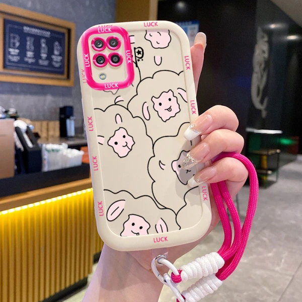 Mặc dù mang lại nhiều lợi ích, ốp lưng lanyard có thể gây căng thẳng cho cơ tay và cổ tay khi đeo liên tục trong thời gian dài. (Ảnh 3) Mặc dù mang lại nhiều lợi ích, ốp lưng lanyard có thể gây căng thẳng cho cơ tay và cổ tay khi đeo liên tục trong thời gian dài. (Ảnh 3)
