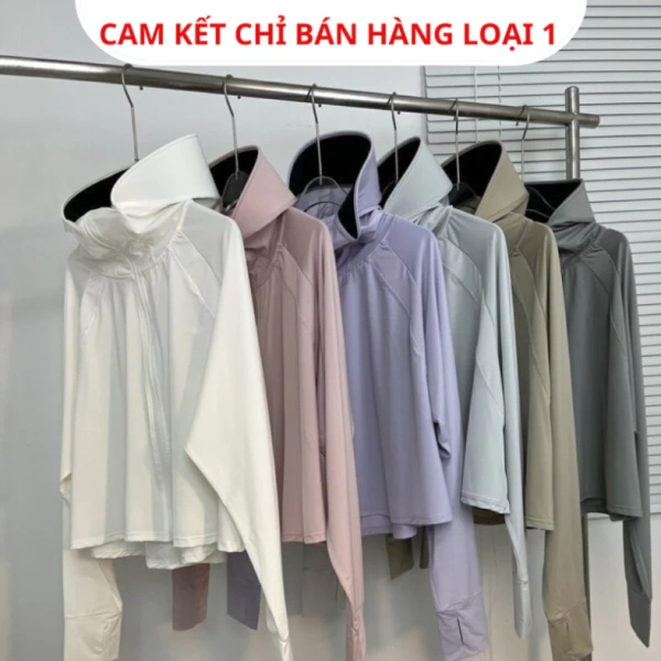 Áo chống nắng nữ mỏng nhẹ thường bị lỏng khi vận động, khiến việc lựa chọn size thực tế khó hơn so với kỳ vọng