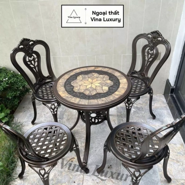 Bàn ghế sân vườn nhôm tuyệt mỹ nhưng bỏ qua bảo dưỡng khớp nối nhanh mất độ ổn định
