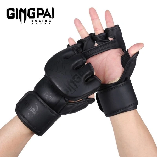 Bảo vệ vừa đủ, tốc độ tăng khi dùng găng tay boxing nửa ngón, nhưng lại cảm nhận mất ổn định trong những cú đấm mạnh