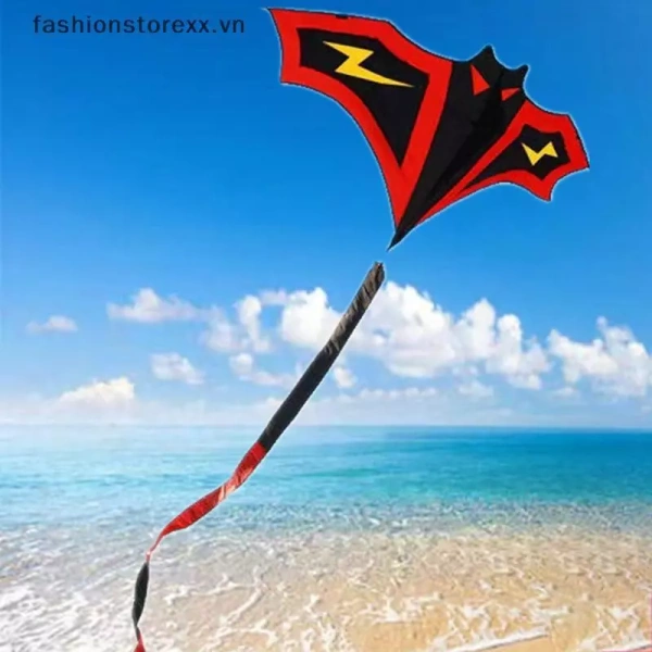 Đuôi dài của diều trẻ em giúp bay cao, nhưng cũng làm tăng nguy cơ dây rối khi gió thay đổi