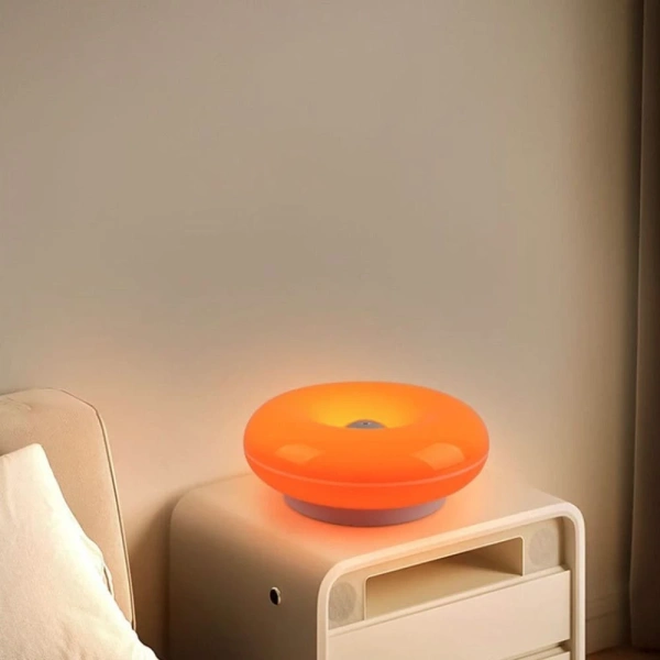 Khi đèn LED có thể điều chỉnh độ sáng qua USB đặt trên bàn học, người dùng thường ngạc nhiên nhất về điều gì?