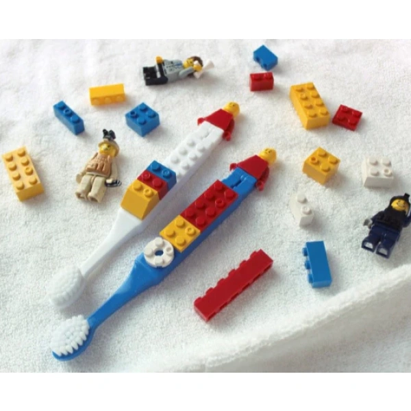 Khi giá đỡ dạng LEGO làm trẻ thích mê, nhưng việc duy trì thói quen đánh răng vẫn là thử thách thực sự.
