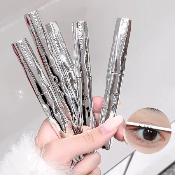 Mascaras hứa hẹn mi dài thường khiến mắt bết sệt suốt ngày: nguyên nhân và cách xử lý