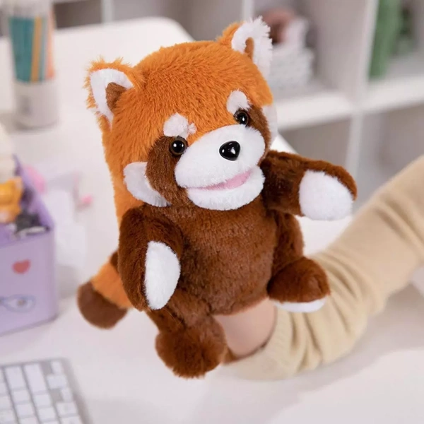 Mở miệng của búp bê tay khiến trẻ thử tiếng nói, khiến phụ huynh bất ngờ nhận ra tiếng vang trong căn nhà.
