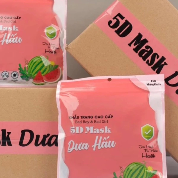 Sau khi mua khẩu trang 5D in họa tiết dưa hấu, nhiều người nhận ra màu sắc phai nhanh ngay sau lần giặt đầu tiên