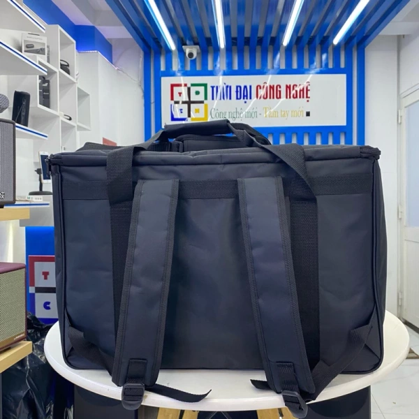 Túi đựng loa chống sốc, chịu nước bảo vệ thiết bị nhưng lại gây bất tiện khi di chuyển trong thành phố - Ảnh 2 Túi đựng loa chống sốc, chịu nước bảo vệ thiết bị nhưng lại gây bất tiện khi di chuyển trong thành phố - Ảnh 2