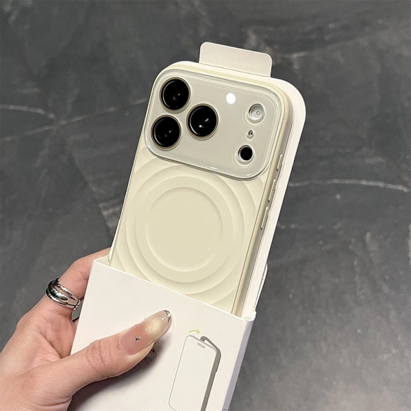 Vỏ silicone bảo vệ camera iPhone có thực sự giữ nguyên cảm giác cầm tự nhiên không - Ảnh 3