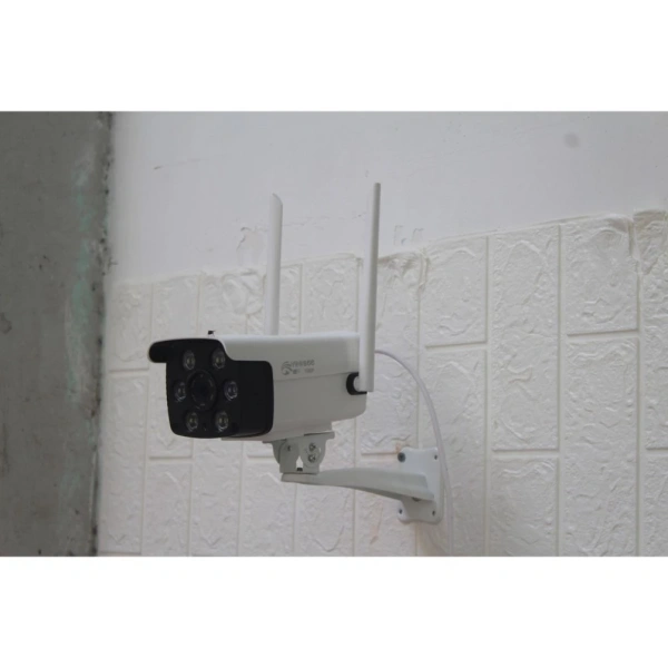 Ánh sáng yếu vào giờ khuya khiến camera ngoài trời mất chi tiết, nhưng đèn LED tích hợp lại bù đắp được - Ảnh 2 Ánh sáng yếu vào giờ khuya khiến camera ngoài trời mất chi tiết, nhưng đèn LED tích hợp lại bù đắp được - Ảnh 2