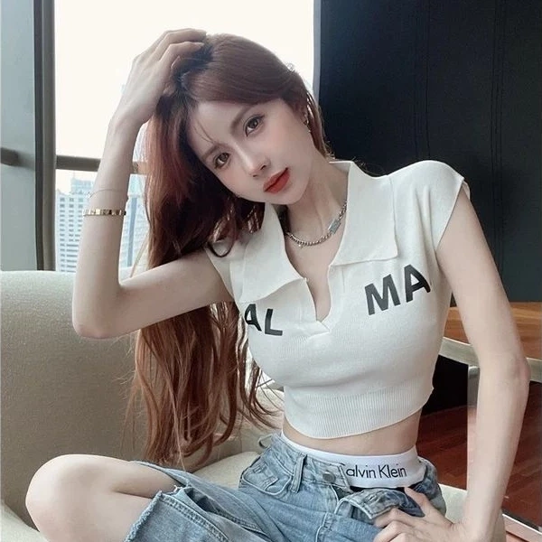 Áo bo gấu BALMAII (màu pastel) + bomber da màu đen + quần jean skinny rách. (Ảnh 4) Áo bo gấu BALMAII (màu pastel) + bomber da màu đen + quần jean skinny rách. (Ảnh 4)