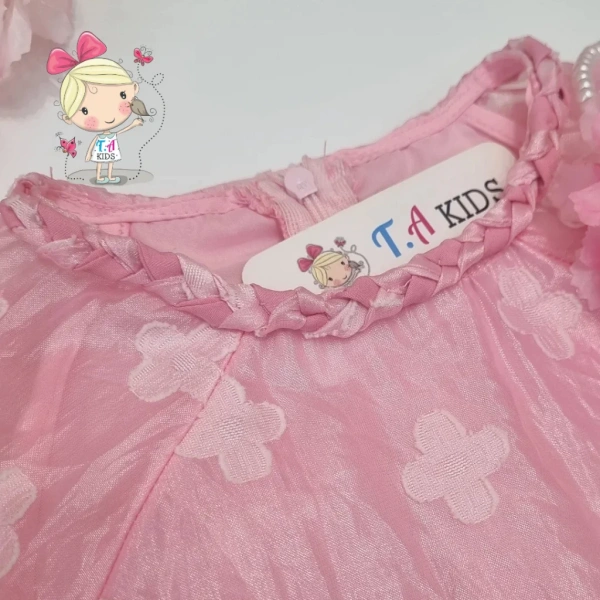 Áo dài bé gái dịp Tết đẹp nhưng lại gây bất ngờ khi bảo quản. - Ảnh 5