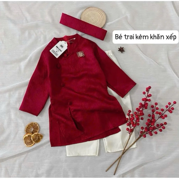 Để áo dài gấm luôn giữ được độ rạng rỡ và bền lâu, việc bảo quản đúng cách là điều không thể bỏ qua. (Ảnh 5)