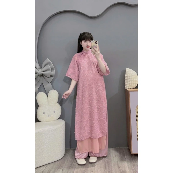 Không phải chỉ có áo dài, mà việc lựa chọn phụ kiện, giày dép và lớp ngoài cũng quyết định mức độ ấm áp cuối cùng. (Ảnh 5)