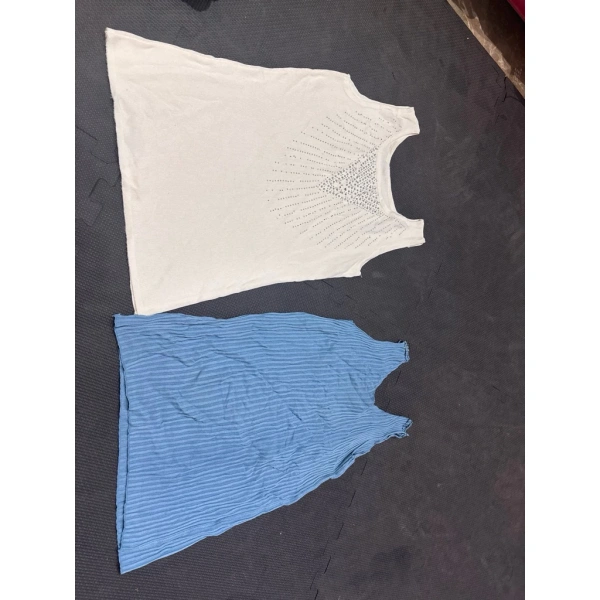 Đối với mẫu áo dây 2hand, các thông tin như “Size S 40 - 47kg …” được ghi rõ trong mô tả, giúp bạn yên tâm hơn khi quyết định đặt hàng. (Ảnh 5)