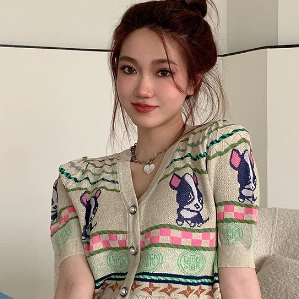 Mặc dù áo gấu thú mang lại cảm giác ấm áp và “đáng yêu”, nhưng thiết kế toàn thân cũng đồng nghĩa với việc giảm đi một phần tự do di chuyển của bé. (Ảnh 3) Mặc dù áo gấu thú mang lại cảm giác ấm áp và “đáng yêu”, nhưng thiết kế toàn thân cũng đồng nghĩa với việc giảm đi một phần tự do di chuyển của bé. (Ảnh 3)