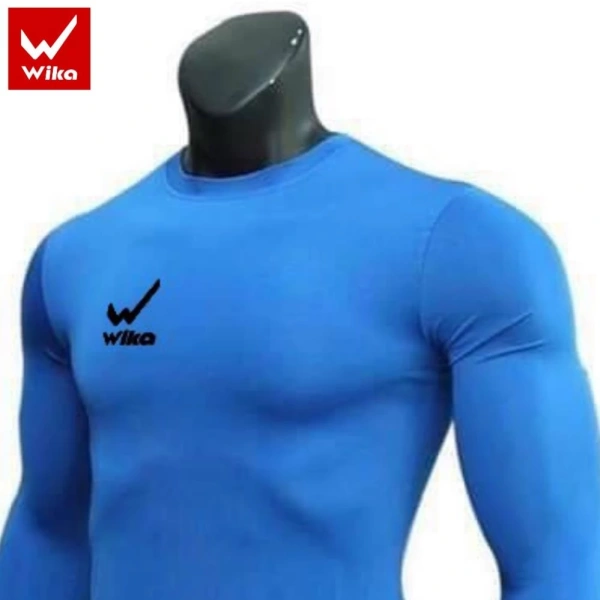 Một số người còn băn khoăn nên đầu tư vào áo giữ nhiệt hay vẫn dùng áo thun thể thao thông thường. (Ảnh 3) Một số người còn băn khoăn nên đầu tư vào áo giữ nhiệt hay vẫn dùng áo thun thể thao thông thường. (Ảnh 3)