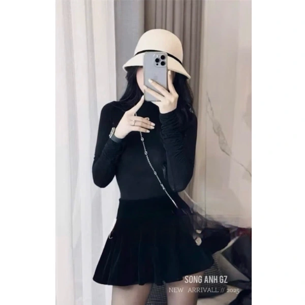 Khi ba nguyên liệu này được dệt liền nhau theo công nghệ “cổ lọ dẻo”, chúng tạo thành một “đồng hồ nhiệt” khép kín. (Ảnh 2) Khi ba nguyên liệu này được dệt liền nhau theo công nghệ “cổ lọ dẻo”, chúng tạo thành một “đồng hồ nhiệt” khép kín. (Ảnh 2)