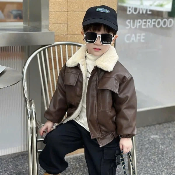 Những nhược điểm trên không có nghĩa là áo da lót lông không phù hợp; thay vào đó, phụ huynh cần hiểu cách “điều chỉnh” thời gian và môi trường sử dụng sao cho hợp lý. (Ảnh 3) Những nhược điểm trên không có nghĩa là áo da lót lông không phù hợp; thay vào đó, phụ huynh cần hiểu cách “điều chỉnh” thời gian và môi trường sử dụng sao cho hợp lý. (Ảnh 3)