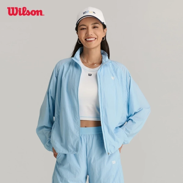 Đầu tiên, độ nhẹ của vải là yếu tố không thể bỏ qua. (Ảnh 2)