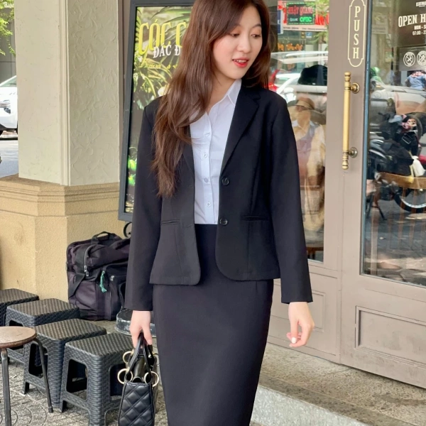 “Tuyết mưa” là tên gọi thông dụng cho một loại vải dệt kim mềm mịn, được làm từ sợi bông tự nhiên kết hợp một lượng nhỏ chất phụ gia sinh học. (Ảnh 2) “Tuyết mưa” là tên gọi thông dụng cho một loại vải dệt kim mềm mịn, được làm từ sợi bông tự nhiên kết hợp một lượng nhỏ chất phụ gia sinh học. (Ảnh 2)
