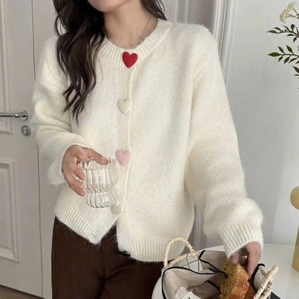 Len tự nhiên hay len tổng hợp đều có đặc tính “đàn hồi” cao, mang lại cảm giác “độ dẻo” khi mặc. (Ảnh 3) Len tự nhiên hay len tổng hợp đều có đặc tính “đàn hồi” cao, mang lại cảm giác “độ dẻo” khi mặc. (Ảnh 3)