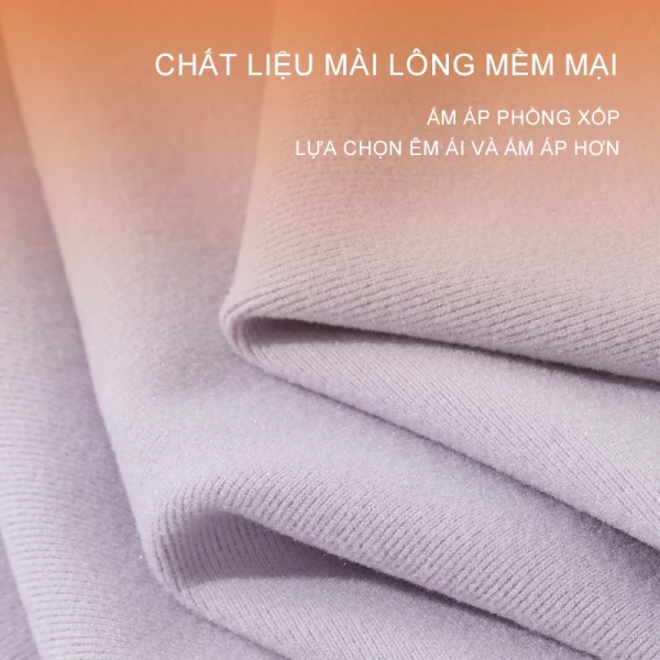 Khi nhiệt độ ngoài trời chưa quá thấp (khoảng 15‑20°C), một chiếc áo len mỏng kết hợp với áo thun dài tay có thể đủ ấm. (Ảnh 3)